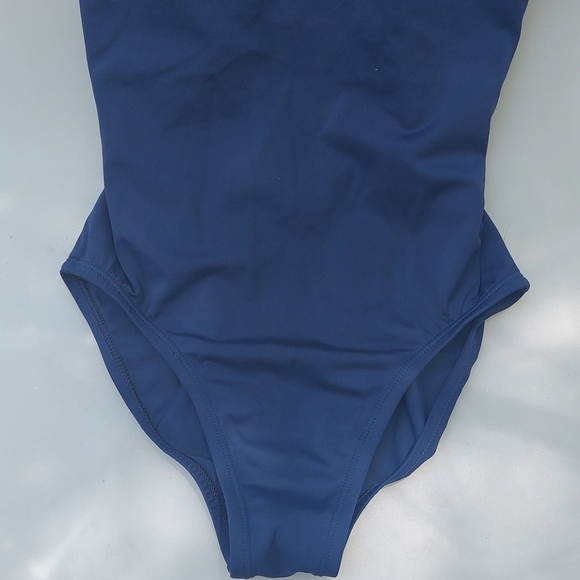 Nike swim one piece - Picture 3 of 6